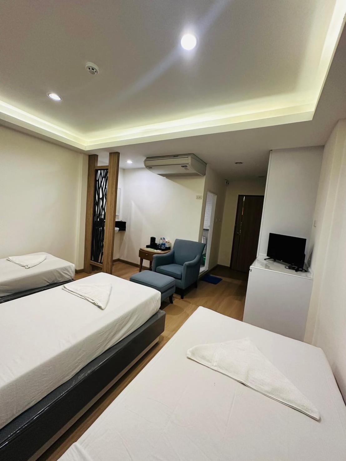 Royal Garden Home Hotel Bangkok Exterior foto