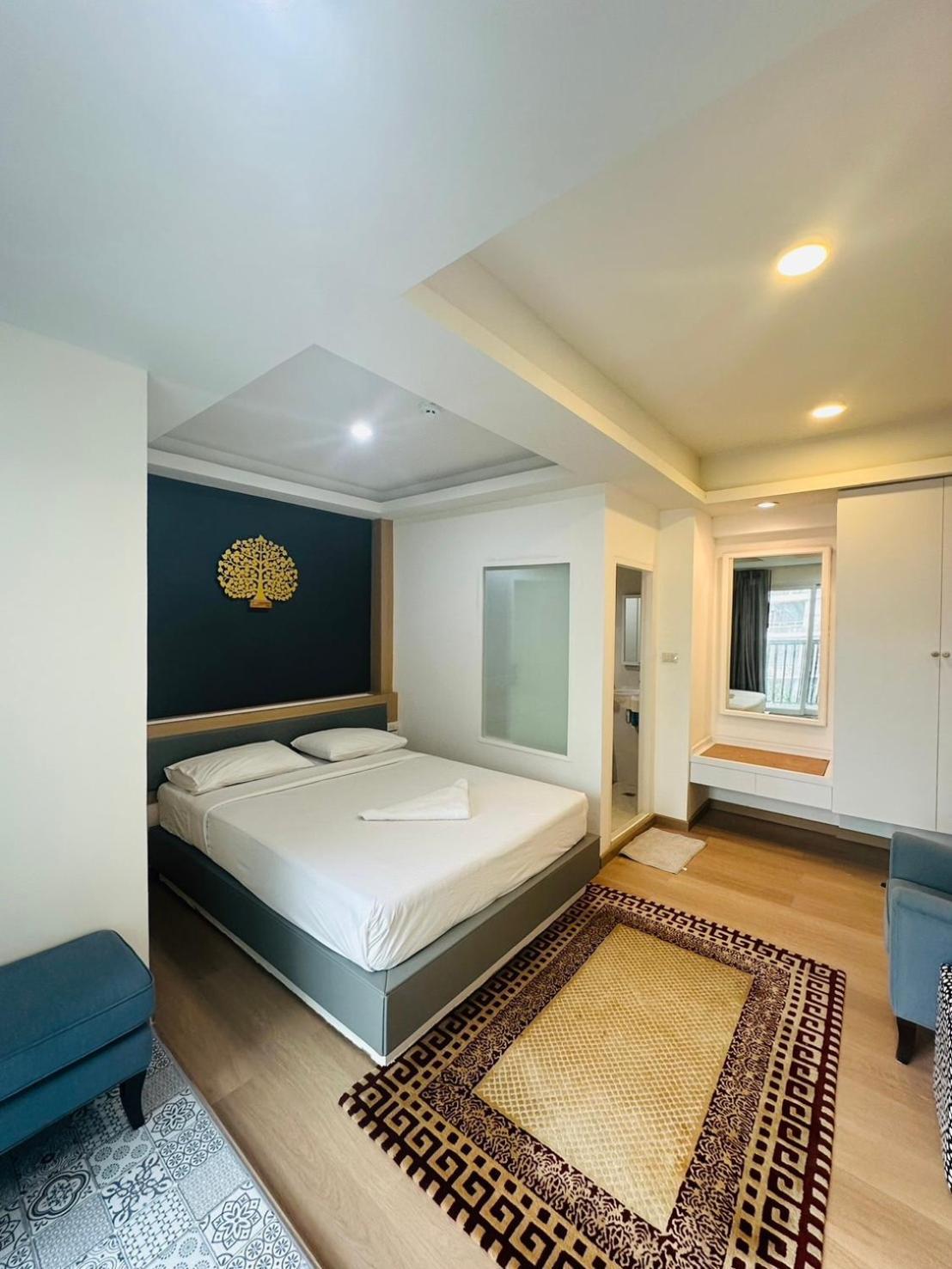 Royal Garden Home Hotel Bangkok Exterior foto